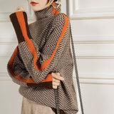 Lindemann Atelier | Malou – Pullover mit hohem Kragen und kontrastierenden Streifen