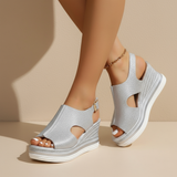 Maeve – Bequeme Sandalen mit Keilabsatz