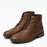 Robuste und langlebige Stiefel aus dunklem Leder